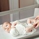 Patut cu cadru din lemn BabyGo Goodnight Grey