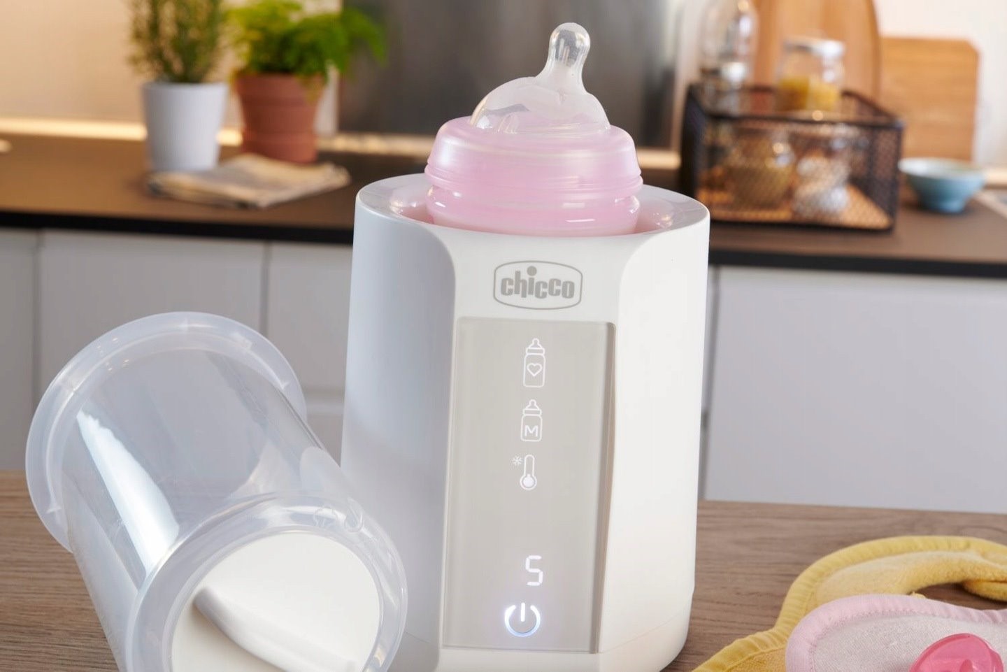Incalzitor si sterilizator pentru biberoane Chicco 2 in 1